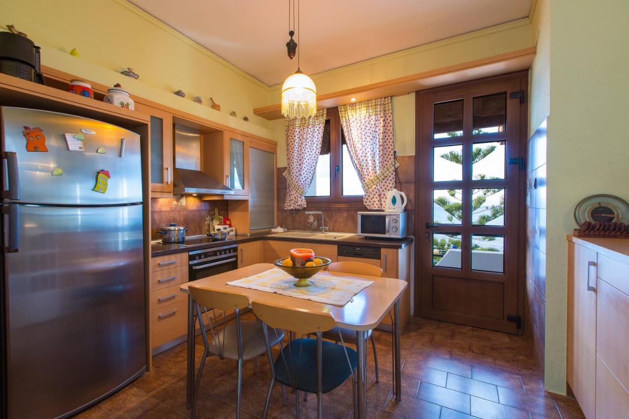 Beachfront Family Villa Katerina With Private Pool, Playground, Bbq & Amazing Sea Views! Petres  Exterior photo