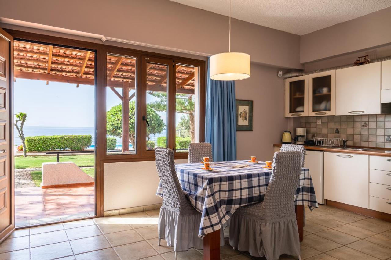Beachfront Family Villa Katerina With Private Pool, Playground, Bbq & Amazing Sea Views! Petres  Exterior photo