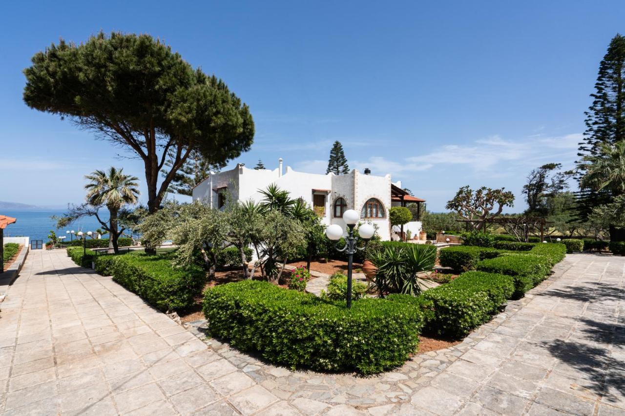 Beachfront Family Villa Katerina With Private Pool, Playground, Bbq & Amazing Sea Views! Petres  Exterior photo