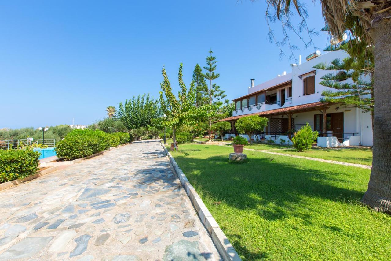 Beachfront Family Villa Katerina With Private Pool, Playground, Bbq & Amazing Sea Views! Petres  Exterior photo
